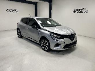 Unfallwagen Renault Clio  2023/10