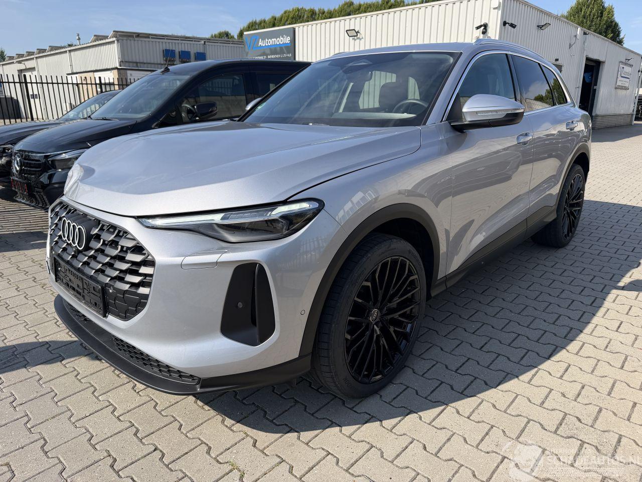 Audi Q5 2.0 TDI / Quattro/ Panorama /