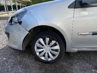 Renault Clio RIP CURL picture 9