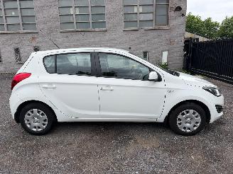 Coche accidentado Hyundai I-20  2014/9