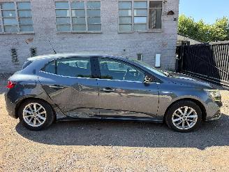 Vaurioauto  passenger cars Renault Mégane IV INTENS 2016/6