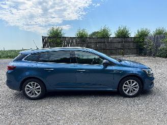 skadebil auto Renault Mégane IV GRANDTOUR 2018/5
