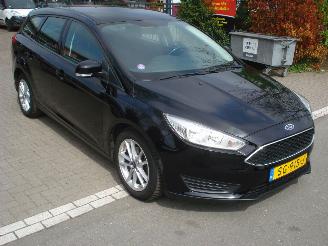 uszkodzony samochody osobowe Ford Focus 1.0 74KW STATION AIRCO-NAVIGATIE 2018/3