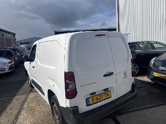 krockskadad bil bedrijf Peugeot Partner 1.6 Bleu HDI Premium 2018/11