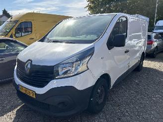 krockskadad bil bedrijf Renault Trafic 1.6 DCI L1H1 COMFORT ENERGY 2016/2