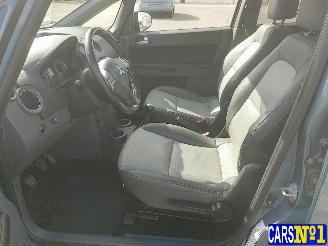Mitsubishi Colt  picture 12