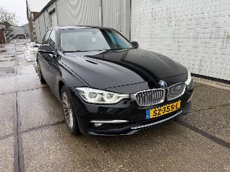 Auto incidentate BMW 3-serie 320i Luxury Line Executive 2018/7