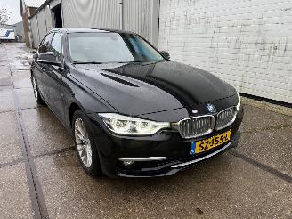 uszkodzony samochody osobowe BMW 3-serie 320i Luxury Line Executive 2018/7