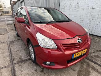 Schadeauto Toyota Verso 1.8 VVT-i Business Automaat Pano 2011/3
