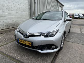 Vaurioauto  passenger cars Toyota Auris Touring Sports 1.8 Hybrid Lease Panoramadak 2015/7