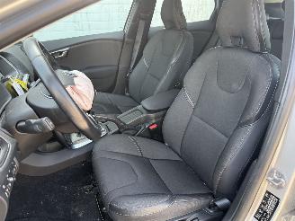 Volvo V-40 Cross Country 1.6 T4 Momentum picture 25