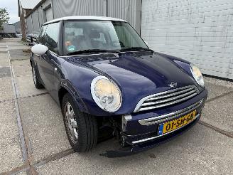 damaged passenger cars Mini Cooper 1.6 Cooper Seven 2006/1