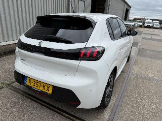 Peugeot 208 1.2 PureTech Allure picture 9