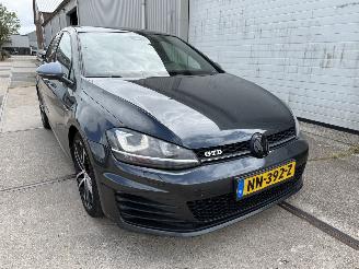krockskadad bil auto Volkswagen Golf 2.0 TDI GTD DSG Pano 2013/10