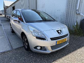 skadebil auto Peugeot 5008 1.6 THP Family 2011/11