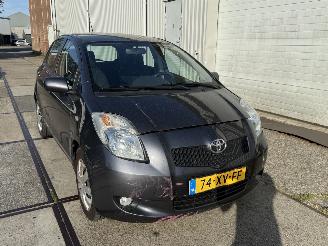 Schadeauto Toyota Yaris 1.3 VVTi Sol Automaat 2007/10