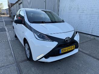 Coche accidentado Toyota Aygo 1.0 VVT-i x-fun 2017/11