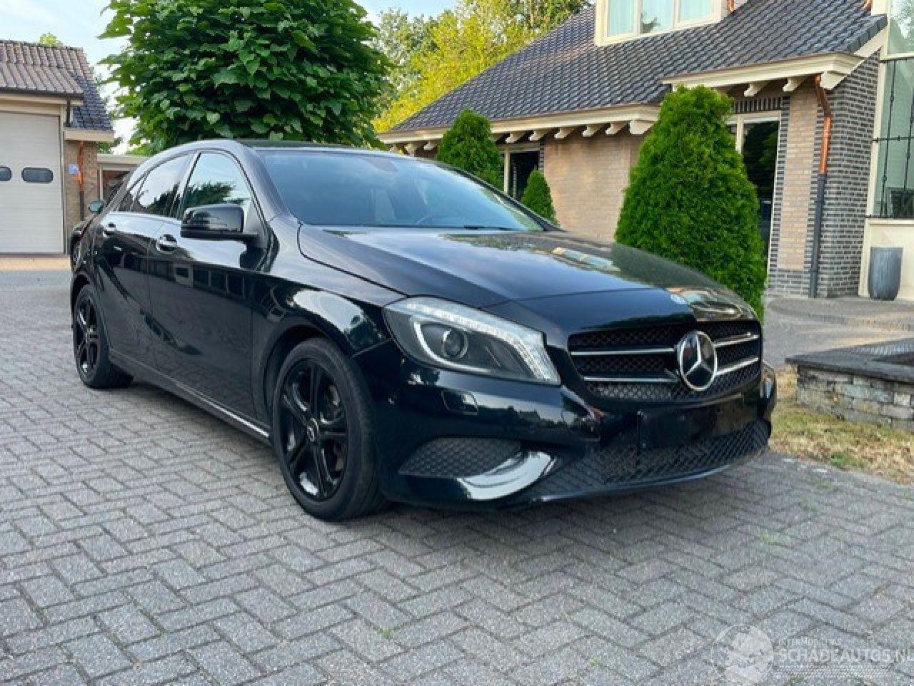 Mercedes A-klasse 200 URBAN NAVI PDC BI XENON