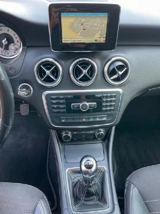 Mercedes A-klasse 200 URBAN NAVI PDC BI XENON picture 8