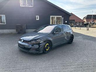 Damaged car Volkswagen Golf GTI TCR 300 PK PANO AUTOMAAT NAVI LEER CLIMA CAMERA B.J 2019 2019/3