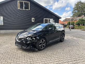Schadeauto Renault Grand-scenic 1.3 BOSE 7 PERSOONS AUTOMAAT PANORAMADAK NAVI CLIMA CAMERA TREKHAAK CRUISE B.J 06-2019 2019/2