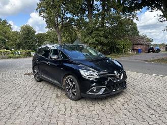 Damaged car Renault Grand-scenic 1.3 TCE AUTOMAAT BOSE PANO NAVI CLIMA CAMERA TREKHAAK B.J 2019 2019/2