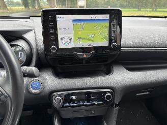 Toyota Yaris 1.5 HYBRIDE AUTOMAAT NAVI CLIMA CAMERA HEAD UP B.J 08-2022 picture 12