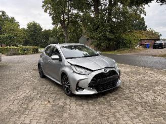 Toyota Yaris 1.5 HYBRIDE AUTOMAAT NAVI CLIMA CAMERA HEAD UP B.J 08-2022 picture 3