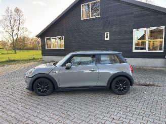 Mini  ONE 1.5 EDITION CLIMA ABS PDC B.J 11-2018 SCHROEFSCHADE picture 6