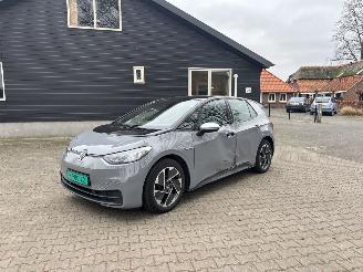 krockskadad bil auto Volkswagen ID.3 1FST Pro Preformance 58 kwh 204 PK B.J09-2020 2020/9