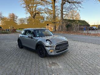 Unfallwagen Mini One 1.5 EDITION CLIMA ABS PDC B.J 11-2018 SCHROEFSCHADE 2018/11