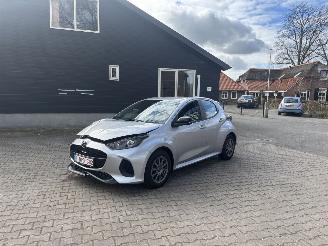 damaged passenger cars Mazda 3 AUTOMAAT HYBRIDE APP CLIMA CAMERA PDC STOELVERW B.J 7-2024 2024/7