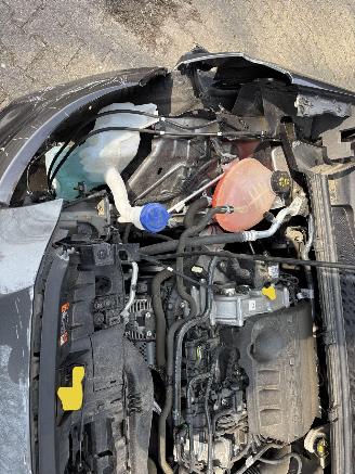 Ford Puma ST LINE 125 PK NAVI CLIMA PDC B.J 2021 schroefschade picture 18