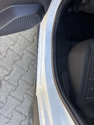 Dacia Sandero STEPWAY TCE 90 EDITION AIRCO CAMERA APP B.J 2025. PLAATSCHADE picture 17