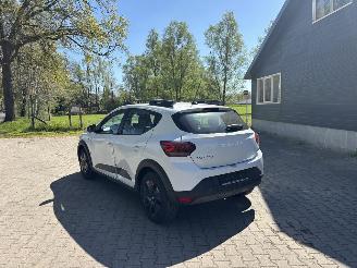 Dacia Sandero STEPWAY TCE 90 EDITION AIRCO CAMERA APP B.J 2025. PLAATSCHADE picture 8