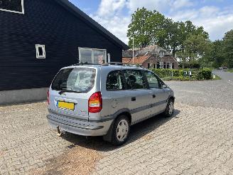 Opel Zafira 1.6 BENZINE 7 Persoons  B.J 2000. picture 2