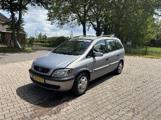 škoda osobní automobily Opel Zafira 7 persoons BENZINE B.J 2000. ( sloop ) 2020/1