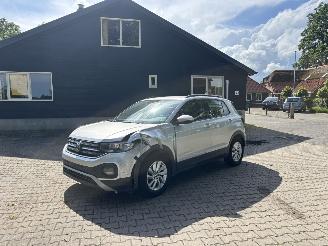 damaged passenger cars Volkswagen T-Cross TSI 110 PK AUTOMAAT NAVI CLIMA CAMERA VIRT DASH B.J 09-2023 2023/9