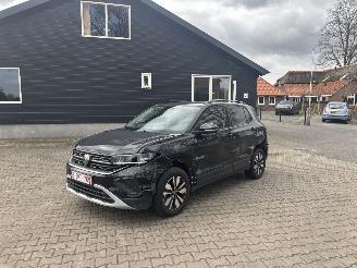 uszkodzony samochody osobowe Volkswagen T-Cross AUTOMAAT 116 PK NAVI CLIMA CAMERA B.J 12-2024 FACELIFT 2024/12