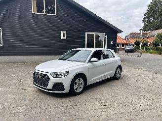 skadebil auto Audi A1 TFSI VIRT DASH AIRCO PDC B.J 2023 LICHTE SCHROEFSCHADE 2023/3