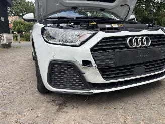 Audi A1 TFSI VIRT DASH AIRCO PDC B.J 2023 LICHTE SCHROEFSCHADE picture 12