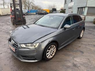 Unfallwagen Audi A3 ATTRACTION 2014/8