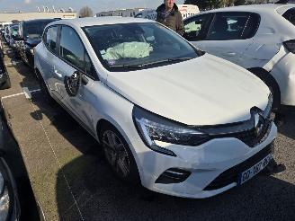 uszkodzony samochody osobowe Renault Clio TCE90 2021/11