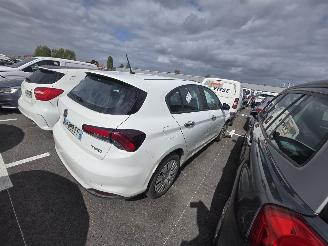 uszkodzony samochody osobowe Fiat Tipo  2017/10