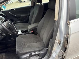 Volkswagen Passat 2.0 TDI 16V 140 Combi/o  Diesel 1.968cc 103kW (140pk) FWD 2008-01/2010-11 (3C5) CBAB picture 17