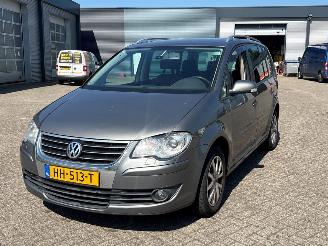 krockskadad bil auto Volkswagen Touran 1.4 16V TSI 140 MPV  Benzine 1.390cc 103kW (140pk) FWD 2006-02/2010-05 (1T1; 1T2) BMY 2006/12