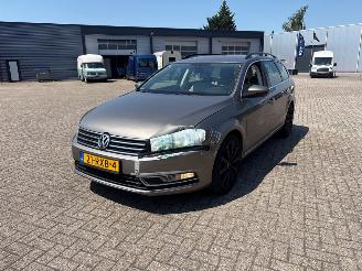 Unfallwagen Volkswagen Passat 1.4 TSI 16V Combi/o  Benzine 1.390cc 90kW (122pk) FWD 2010-08/2014-12  CAXA 2011/8