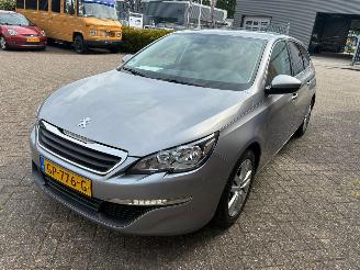 uszkodzony samochody osobowe Peugeot 308 1.6 BlueHDI Blue Lease Pack 2015/7