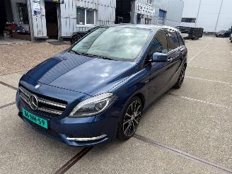 Damaged car Mercedes B-klasse 200 CDI Business Class / Harman Kardon / Automaat / 2012/6