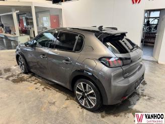 Peugeot 208  picture 6